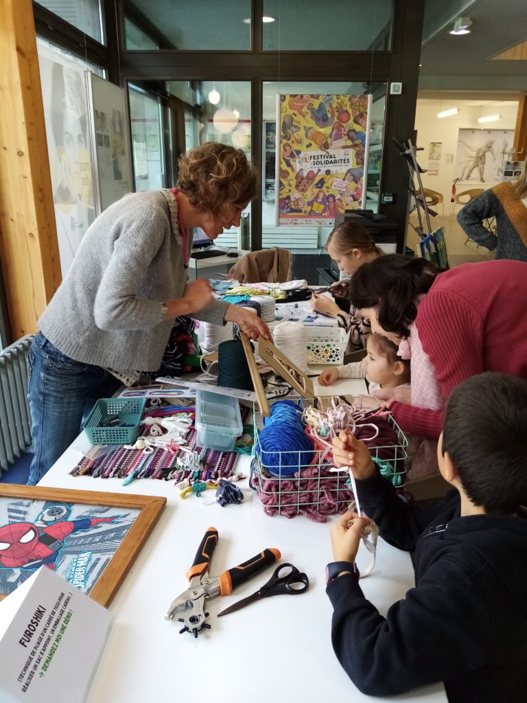Stand textile en médiathèque